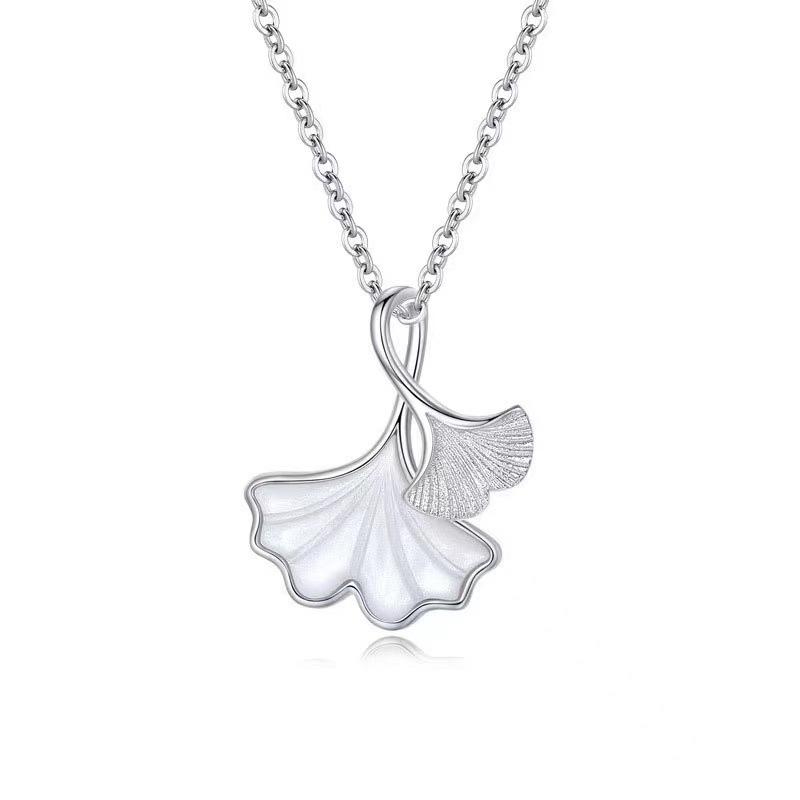Three Lives, One Fortune: Women s Natural Mother-of-Pearl Clavicle Necklace – Elegant Light Luxury Gift for Her
