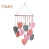Nástěnná dekorace Velký Boho Macrame Ručně vyráběná příze Tkaná Tapiserie s listovým motivem Nástěnný závěs s umělým peřím pro domácí dekoraci
