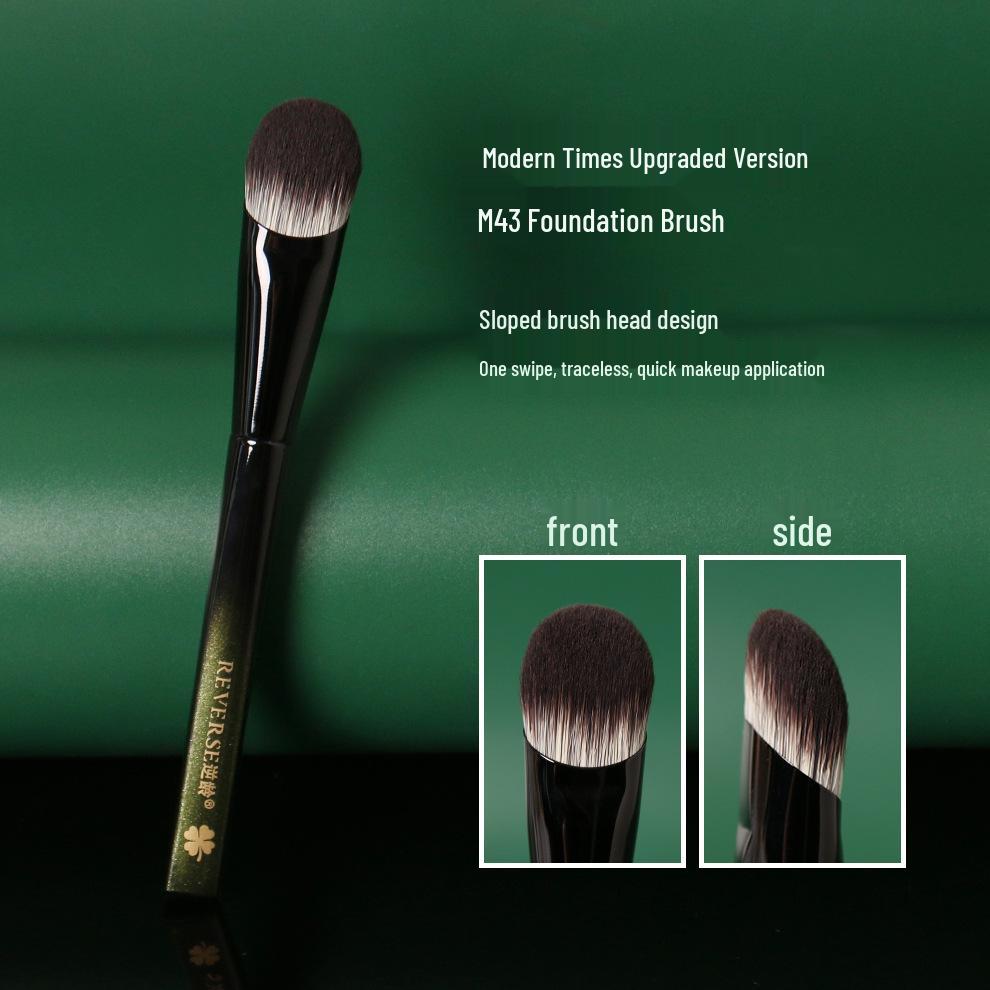 Angled Portable Anti-Aging Foundation Brush with Fiber Bristles for Easy Application and Smooth Base Makeup