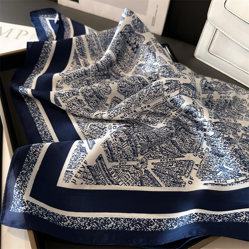 New Literary Fashionable Bandana Simulation Silk 7070cm Temperament Square Scarves Women SpringSummer Soft Satin Scarf