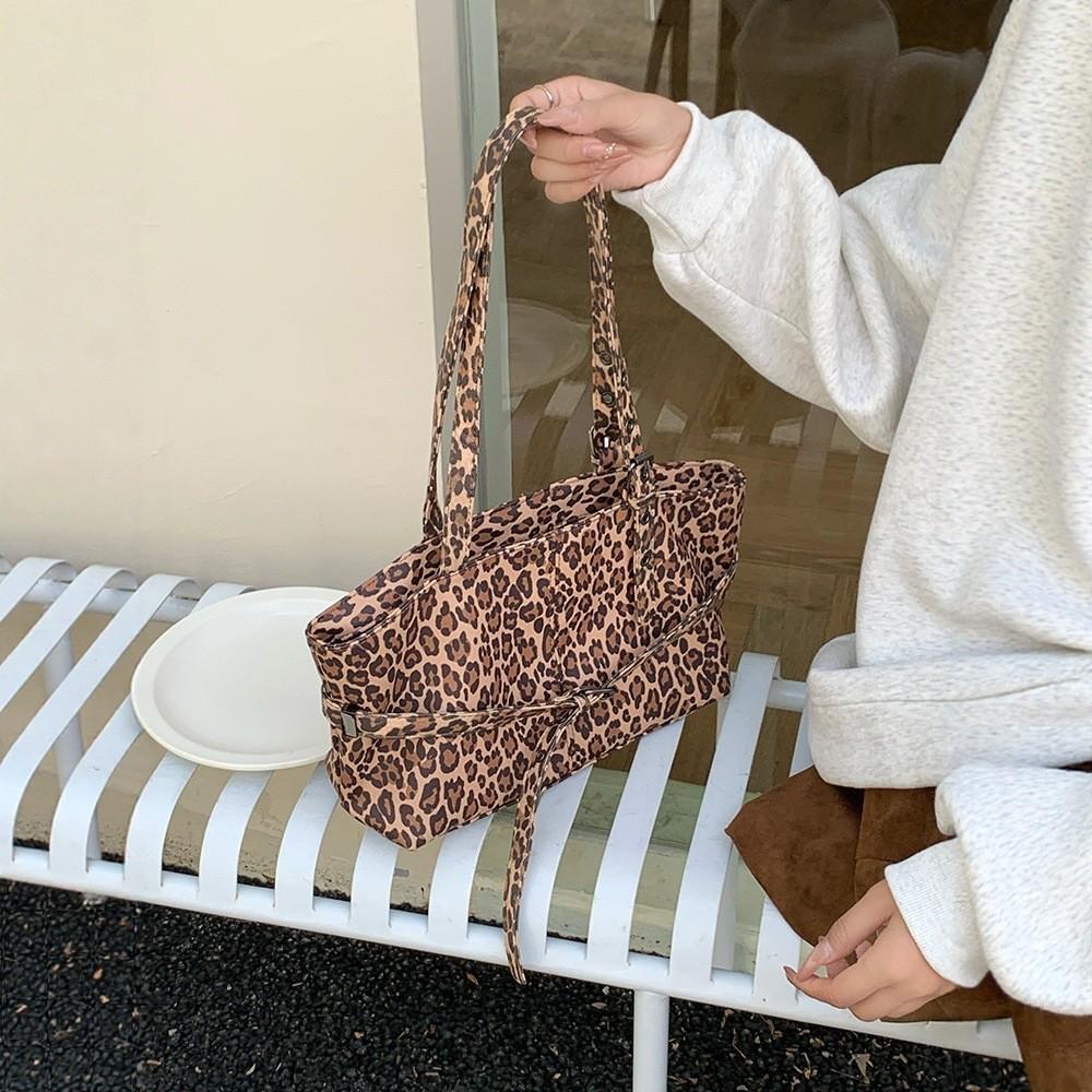 Autumn and Winter Retro Canvas Bag Women's 2025 New Trendy Casual Versatile Shoulder Bag Sweet and Cool Girl Leopard Print Tote Bag