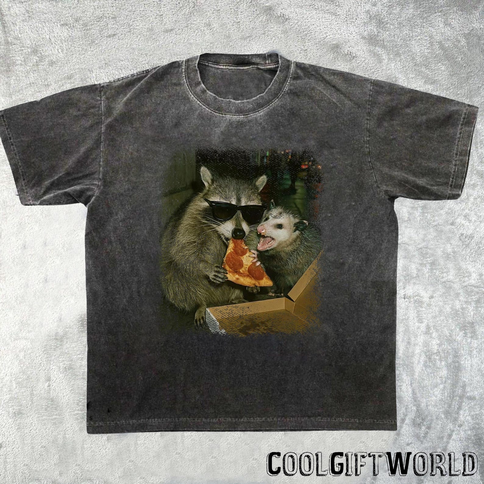Retro Raccoon Eating Pizza Graphic Shirt, Pizza Lover Teenager Tee, Silly Racoon T-Shirt XL
