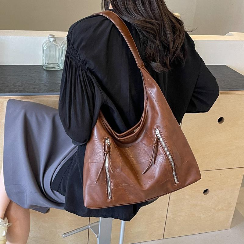 Duża torba damska jesień i zima uniwersalna 2024 nowa torba na ramię retro dla matki i dziecka torba dojazdowa