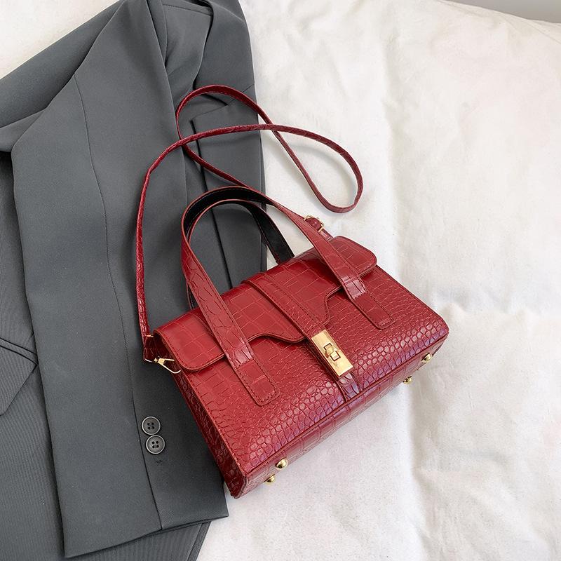 

2025 классический темперамент элегантная высокая ценность узор крокодила сумочка маленькая квадратная сумка весна и лето новая женская сумка красный