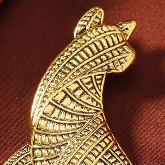 Retro Style Brooch Enamel Golden Plated Horse Design Brooch Pin Suit Collar Lapel Badge Stylish Accessory