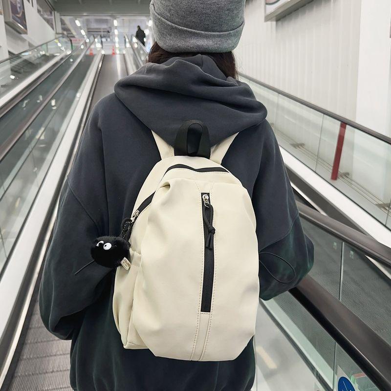 Lightweight Travel Backpack Stylish Hiking Bag Casual Outdoor Schoolbag for College Students Minimalist Design Backpack