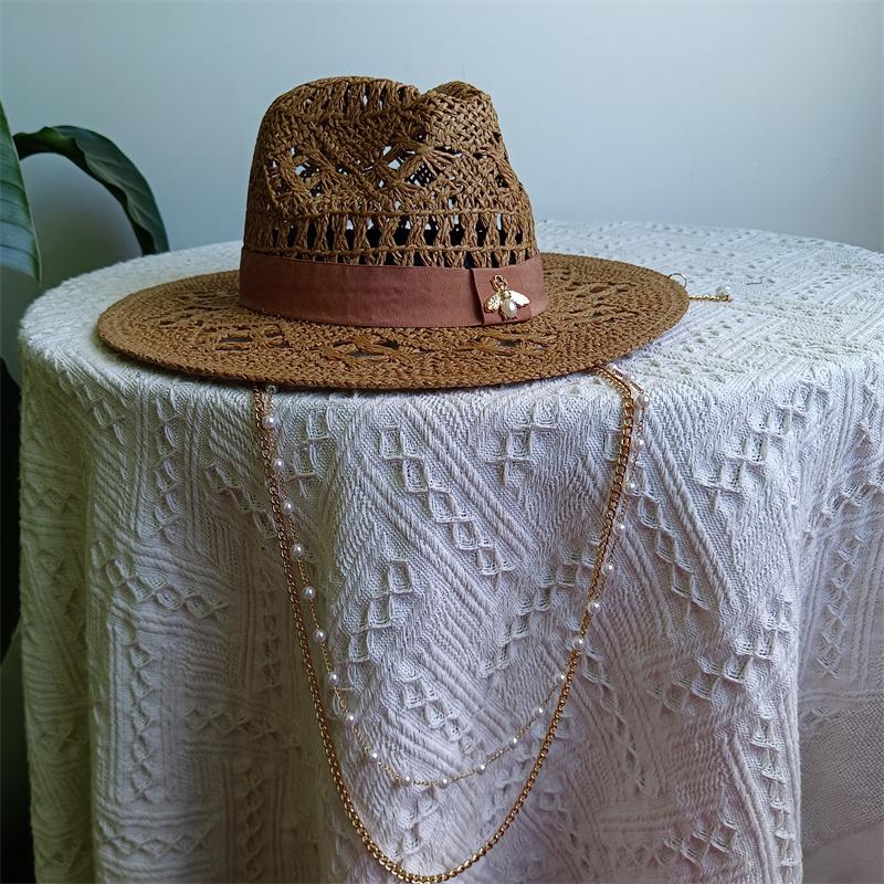 Nuovi Cappelli di Paglia da Donna alla Moda con Ape Metallica Lettera Eleganti per le Vacanze Cappello Boater Estivo a Tesa Piatta Cappello da Sole da Spiaggia