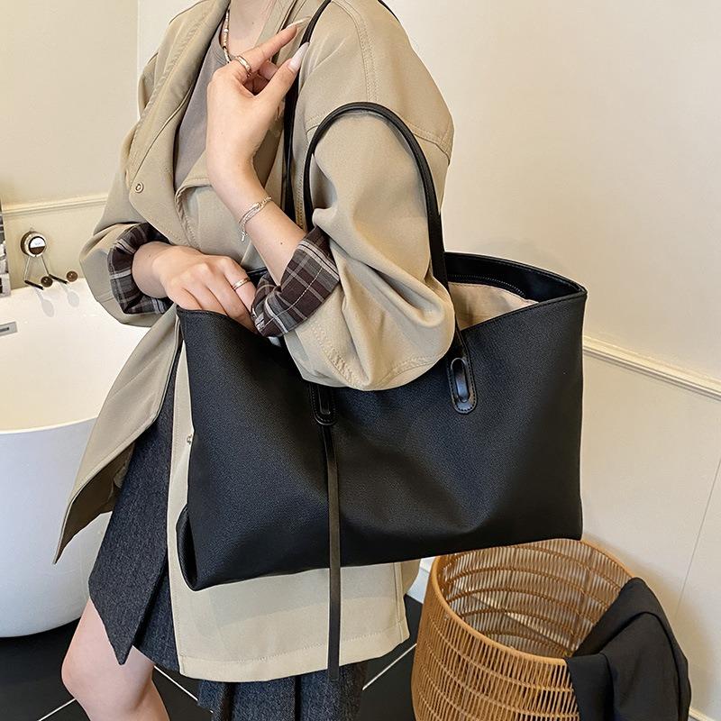 Today's Popular Textured Commuter Retro Handbag Autumn New Fashion Shoulder Underarm Tote Bag
