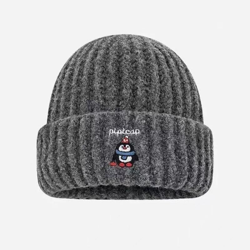 Hat Female winter knitted hat Big head circumference Cute penguin wool hat Show a small face Cold-proof warm windproof cold hat Versatile