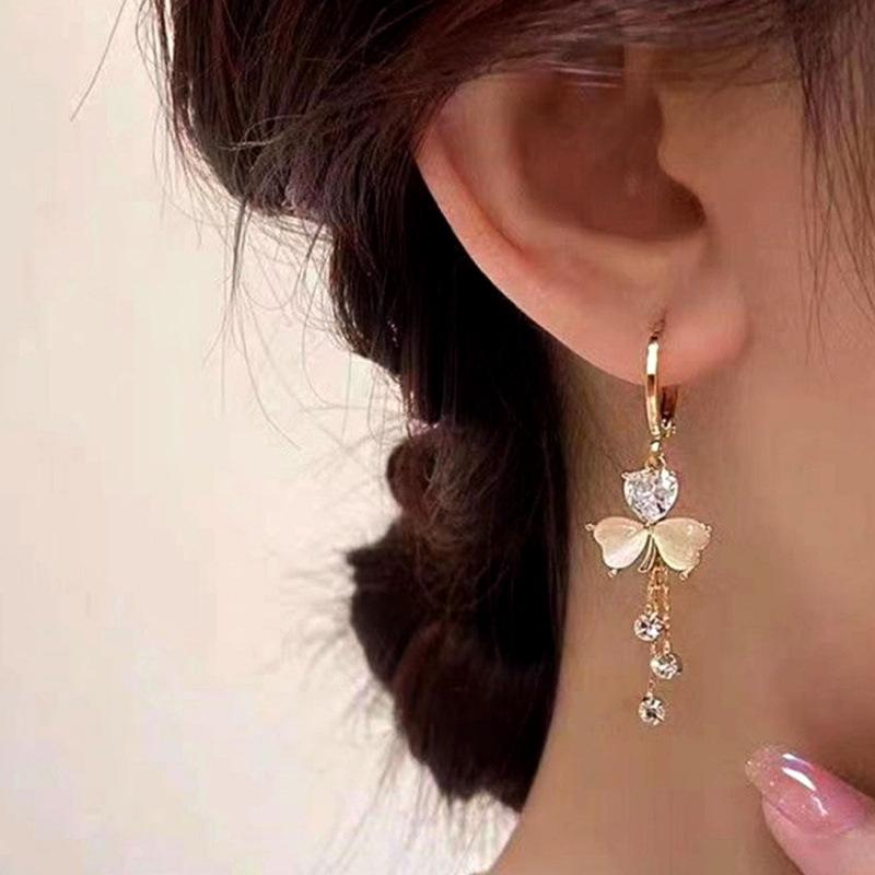 Niche Fashion Clover Tassel Rhinestone Stud Earrings - Versatile High-End Round Face Accessories