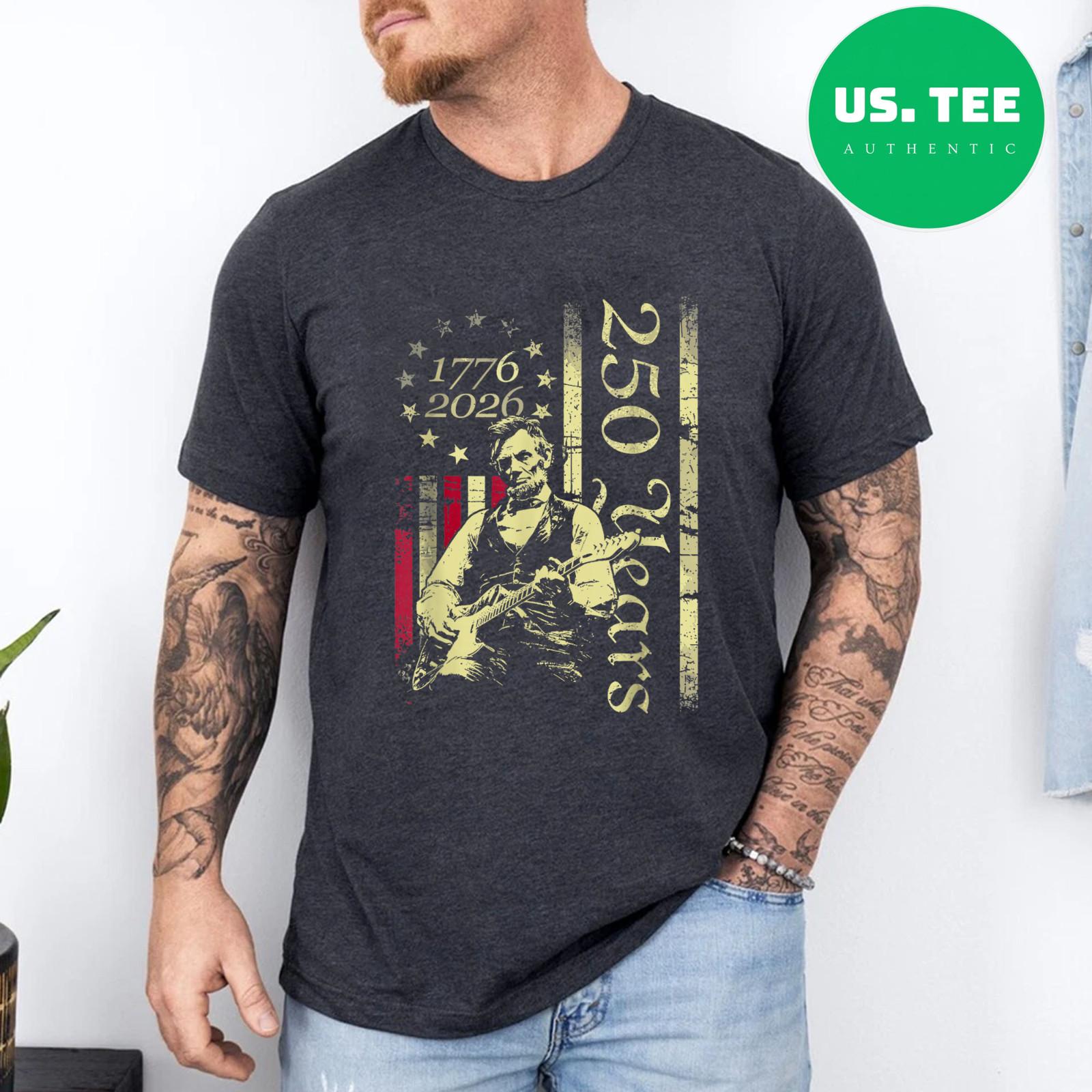 Vintage Abraham Lincoln Abe Lincoln Playing Guitar 250 Years Unisex Gift T-Shirt S разноцветный
