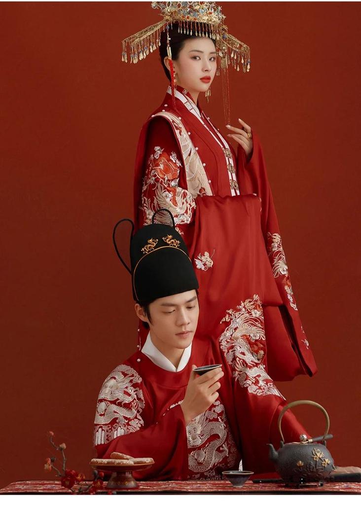 Ming Dynasty Xiuhefu Wedding Dress and Phoenix Crown – Chinese Bride's Traditional Formal Wear