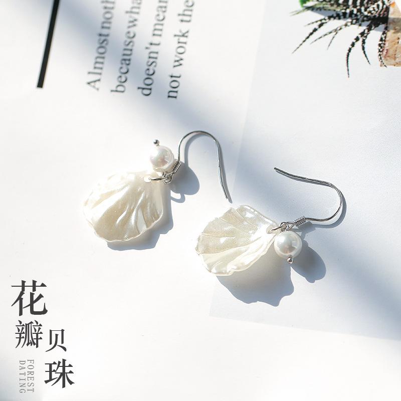 Shell Earrings for Women Korean Style Pearl Drop Earrings Simple Fashion White Petal Wedding Zircon