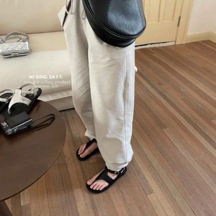 French flat-soled toe sandals women's shoes 2025 new summer Korean version niche design soft-soled beach Roman shoes