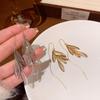 Boucles d'oreilles à pampilles longues en forme de feuille, légères, luxueuses et polyvalentes, au tempérament super immortel, pour femmes