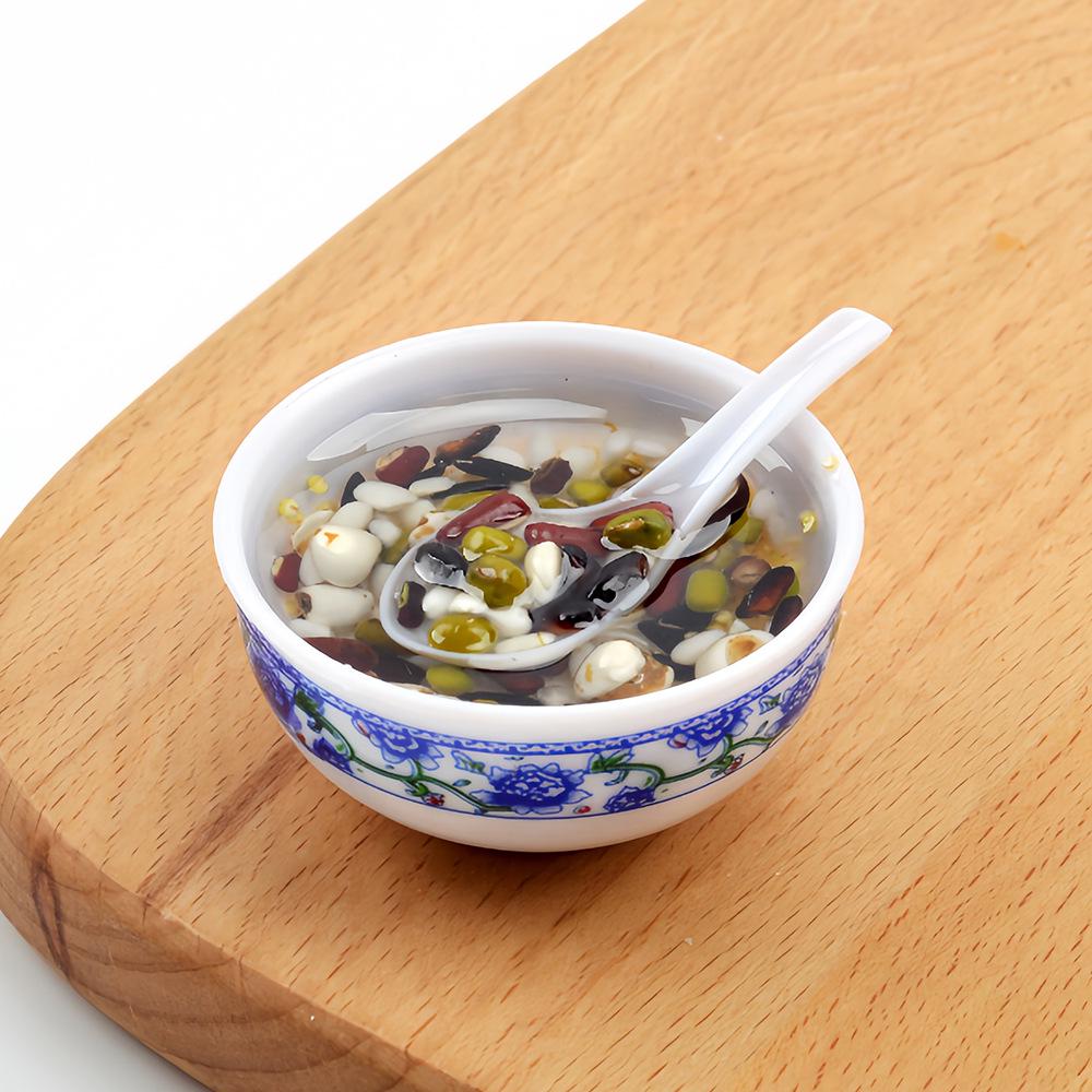 Chinese Style Realistic Noodle Keychain, 4cm Blue and White Porcelain Bowl, Food Play Prop.