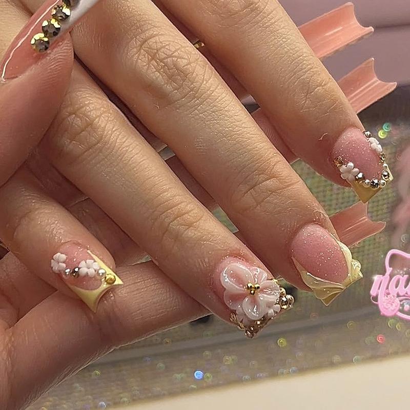 24Pcs Short Square Press On Nails White Rhinestone Flower French Tip Full Cover Reusable Fake Nail Tips