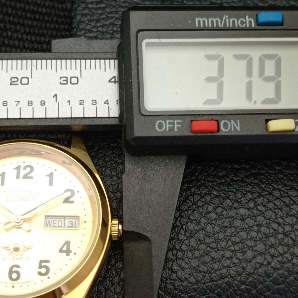 VINTAGE REFURBISHED CITIZEN AUTOMATIC 8200 JAPAN MENS GOLDEN WATCH A436323-2 R128-a436323