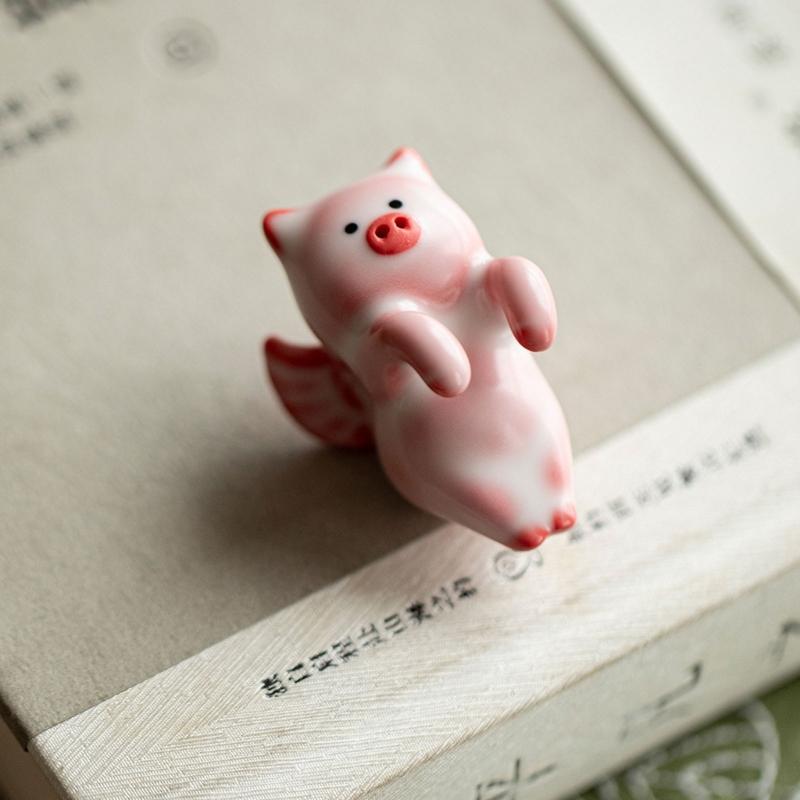 Little Pig Shape Teas Companion Sculpture Ceramic Craftsmanship Decoration For Teas Ceremony Enthusiasts