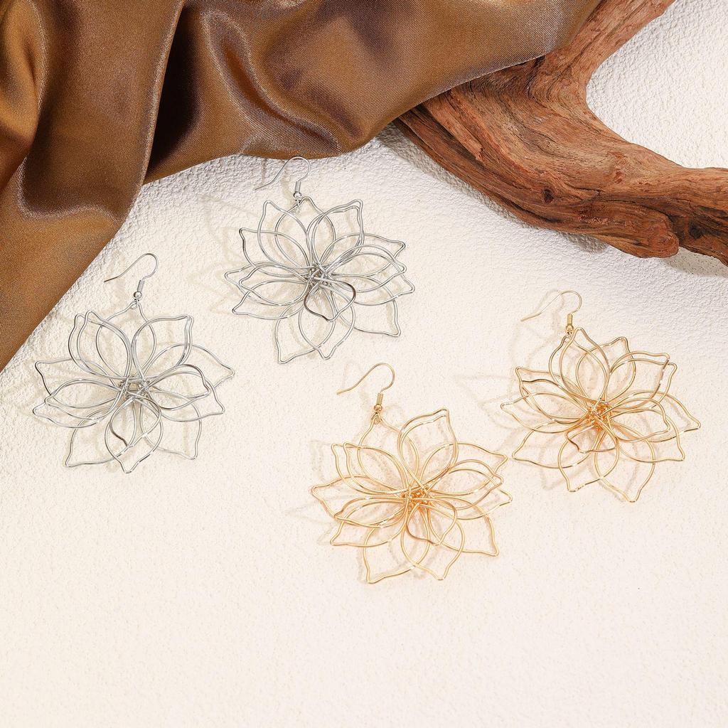 Retro Geometric Hollow Flower Earrings for Women