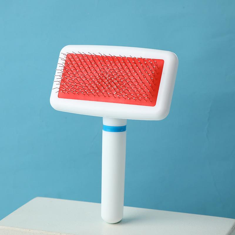 

Расческа для удаления шерсти домашних животных для кошек и собак - Щетка для груминга с пластиковой ручкой и расческой с мелкими зубьями для безопасной, эффективной чистки.