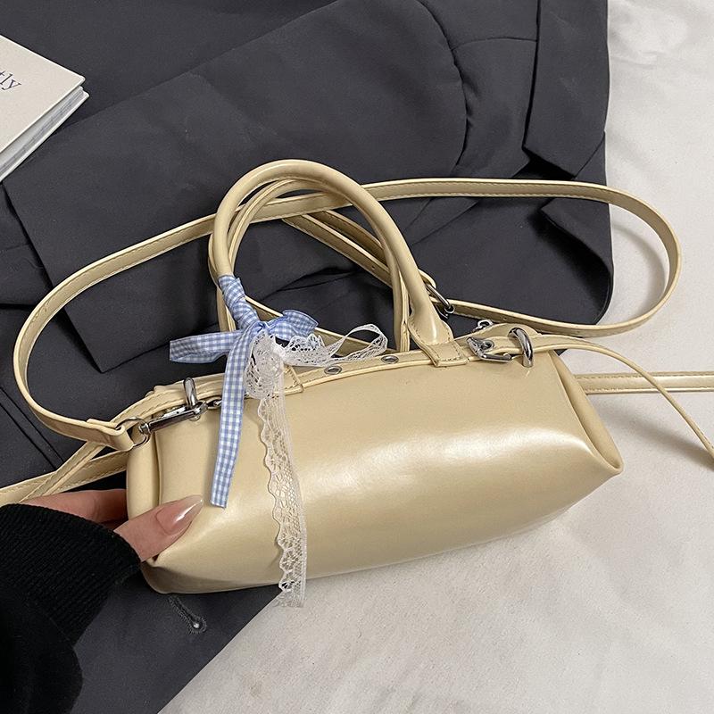 

2025 new French ballet temperament portable baguette bag niche casual versatile foreign style messenger locomotive bag women