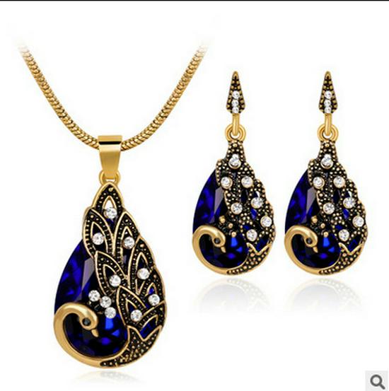 European & American Crystal Jewelry Set: Water Drop Pendant Necklace and Stud Earrings - Three-Piece Set