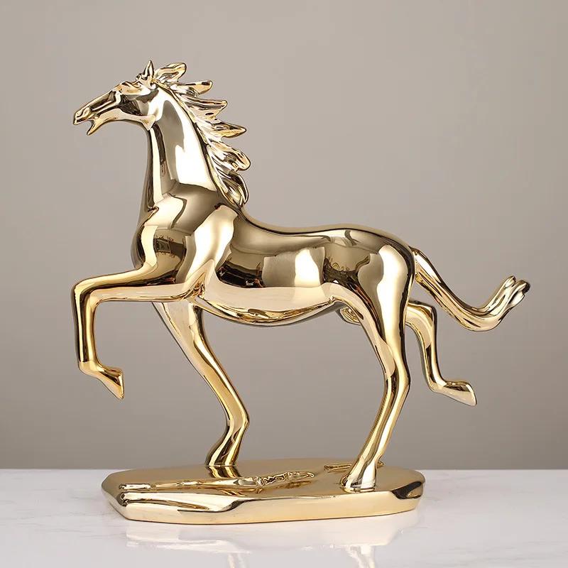 Creative Golden Horse Desktop Decoration Resin Crafts Simulated Animal Sculpture Lucky Horse Decorative Figurines Home Decoratio