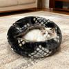 Peluş Kapüşonlu Kedi Yatağı, Yarı Kapalı Sakinleştirici Yuva, Kendi Kendini Isıtan Mağara, İç Mekan Kedileri veya Küçük Köpekler İçin Rahat Yatak, Kaymaz Tabanlı Çıkarılabilir Yıkanabilir Kılıf