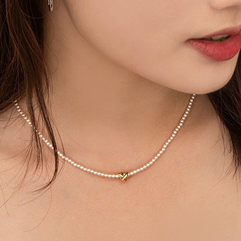 

N359 Find The Twist Necklace SILVER