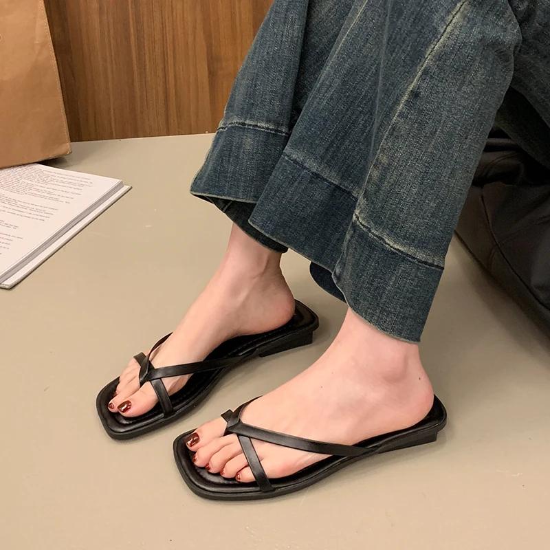 

Модные Новые Удобные Пляжные Шлепанцы для Женщин Легкие Мягкая Подошва Плоские Тапочки Женские Модные Серебристые С Перемычкой Между Пальцами Уличные Слайды 35