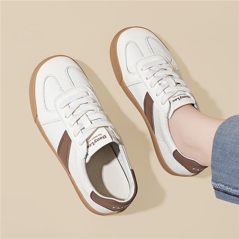 

Leather retro little white shoes women s platform sports leisure moral training shoes board shoes soft soles are not tired 34