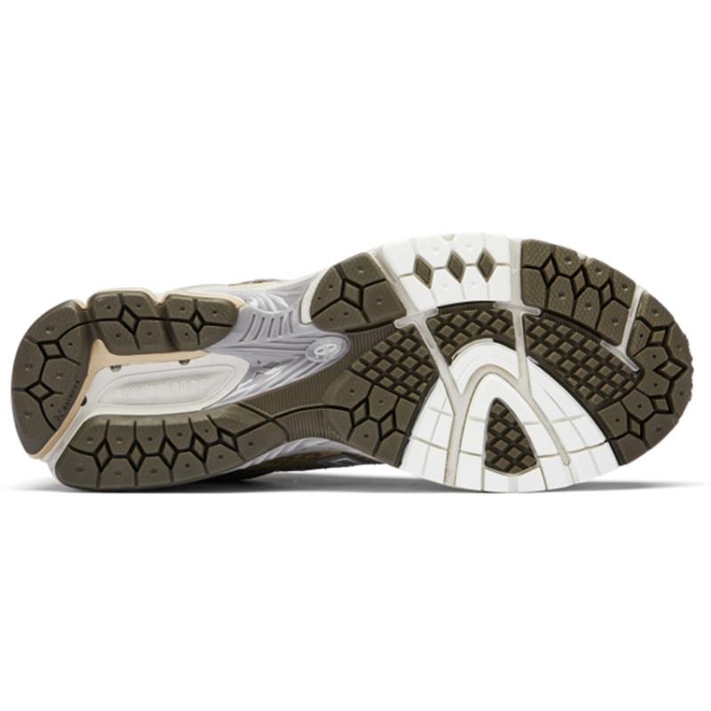 New Balance 860v2 'Timberwolf Moonbeam' Sneakers ML860KS2