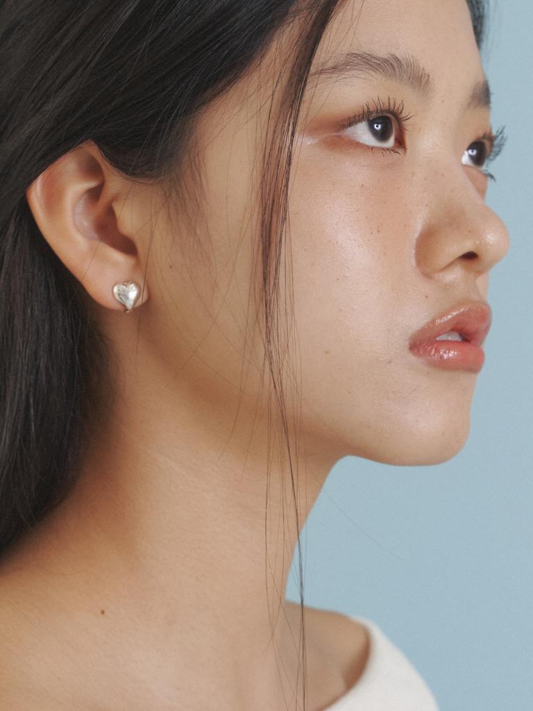 Love Me Monster [Silver] Formal S Heart Earrings