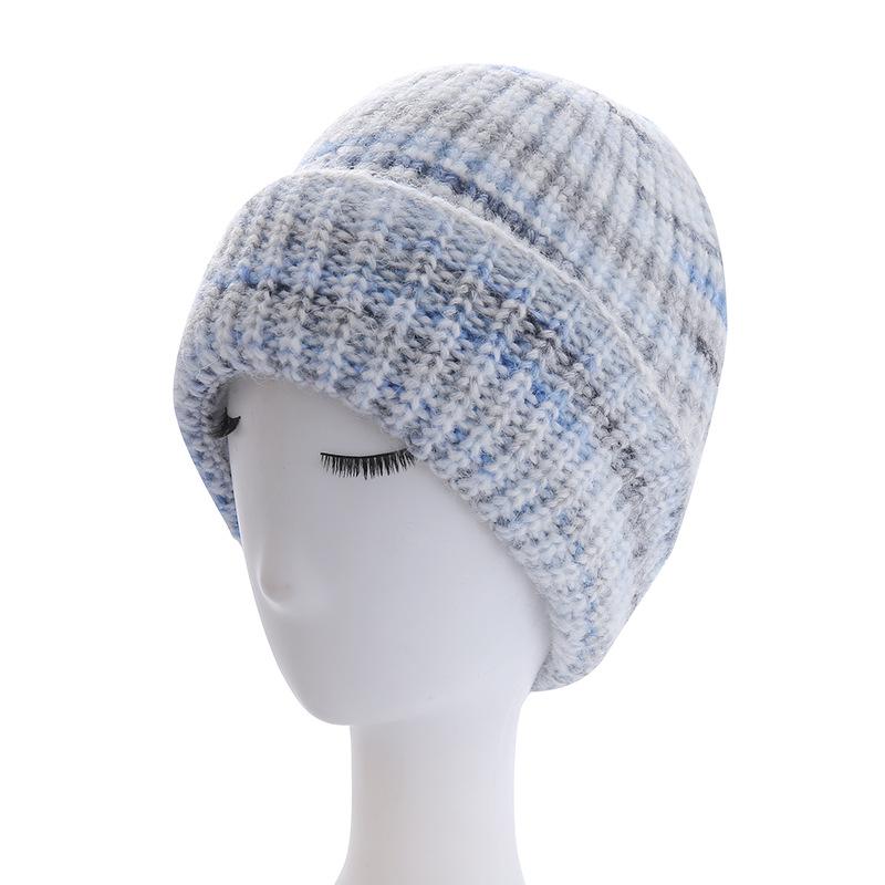 Women's Gradient Knit Wool Beanie - Autumn/Winter Warm Ear Protection, Stylish and Versatile for European and American Fashion