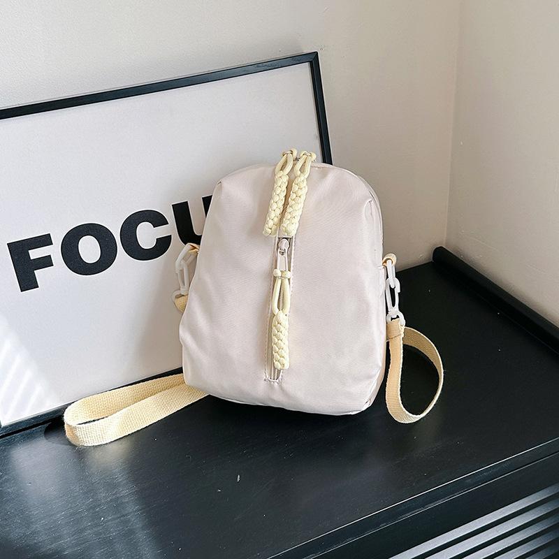 

Простая однотонная нейлоновая сумка на плечо большой вместимости, дорожная, прозрачная, простая, универсальная, небольшой рюкзак-мессенджер one size fits all белый