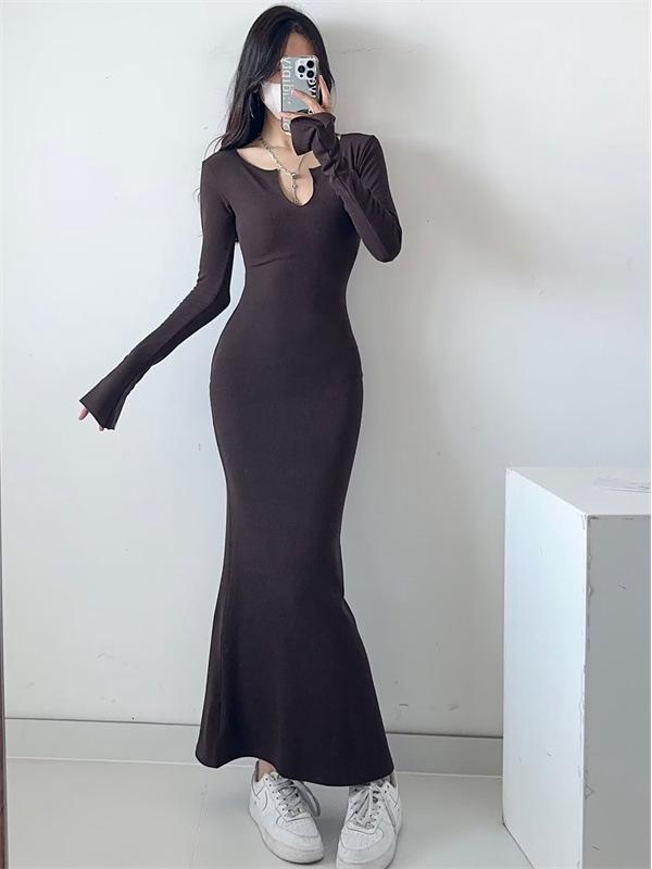 

Women s Spring 2026 V-Neck Plus Velvet Fishtail Bodycon Dress with Waist-Cinching and High-End Feel Medium кофейный