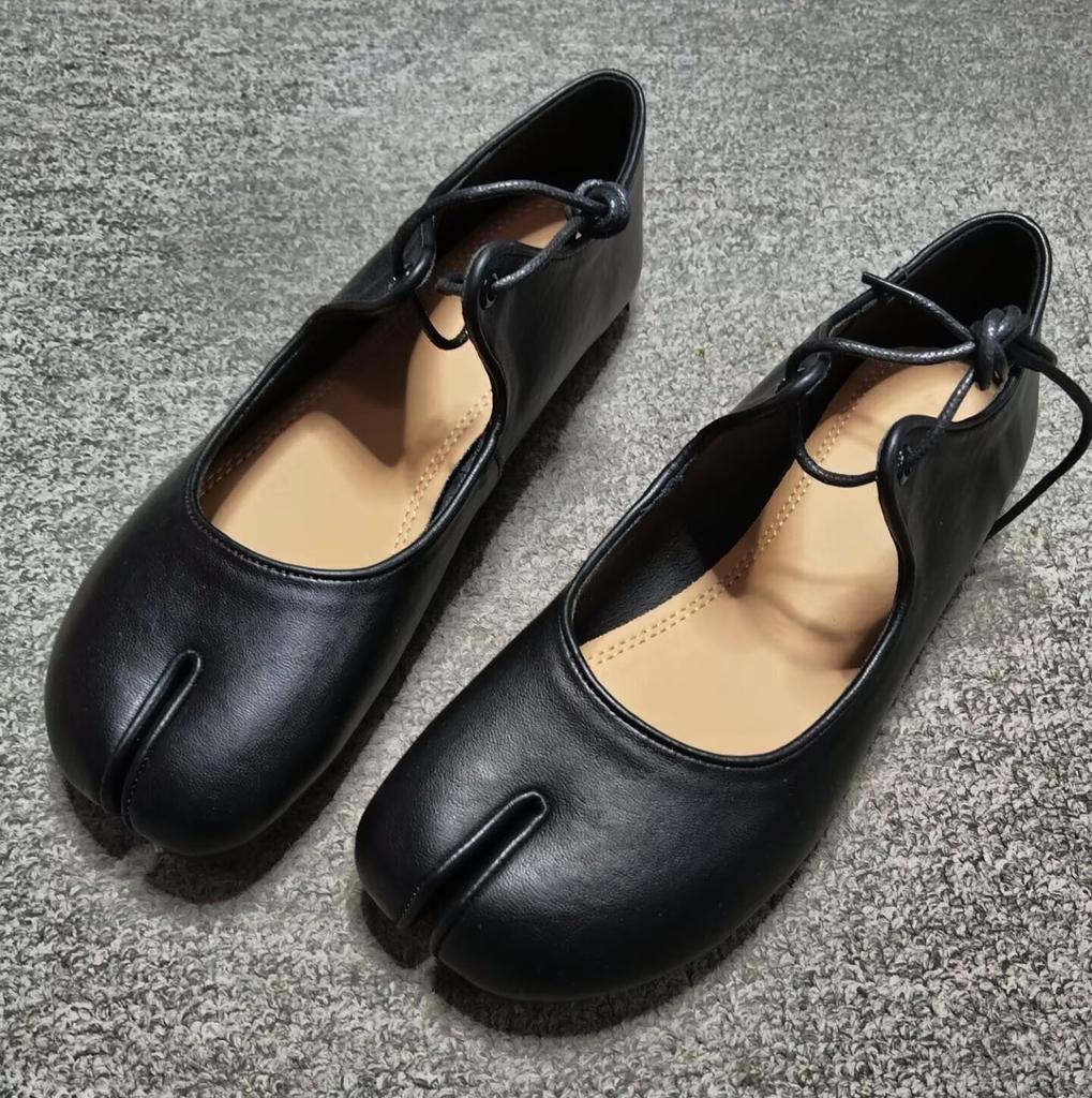 Split-toed shoes women's simple fashion Dieao shoes straps soft-soled pig's trotters ballet shoes shallow mouth flat Mary Jane single shoes