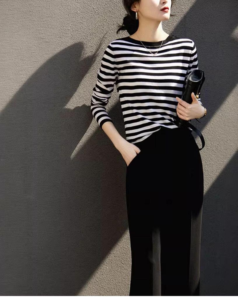 Women's Blue & White Striped Knit Pullover - Spring 2026 Collection