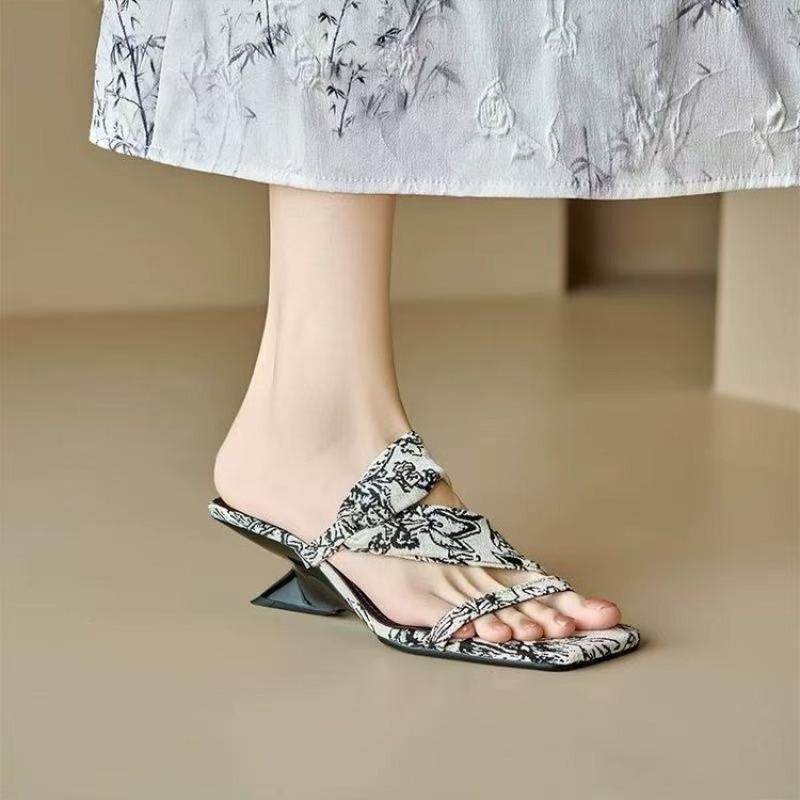 Hot Selling Sandalias De Mujer Retro Women's Sports Shoes 2025 Summer Fashion Dress Sandals Slippers Elegant High Heel Sandals