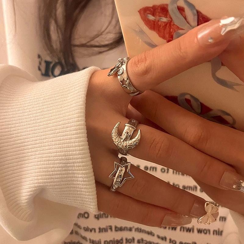 Y2K Style Crystal Pentagonal Star Ring for Women Romantic Moon Hollowed Out Star Personality Metal Finger Rings Fashion Jewelry