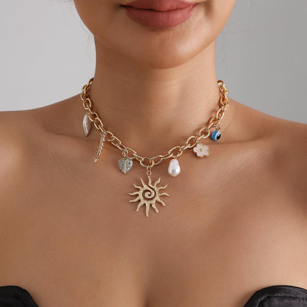 Personalized Design Sunflower Necklace Fish Bone Flower Love Multi-element Short Street Auction Item