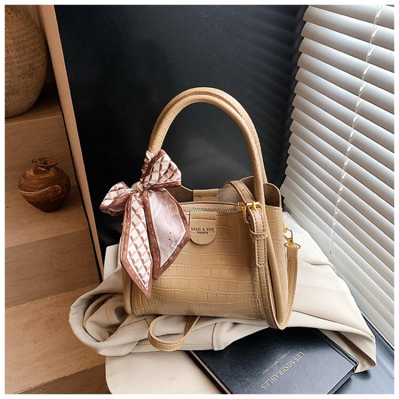 

Premium women s new 2025 spring commuter shoulder women s bag niche bucket bag versatile messenger bag хаки