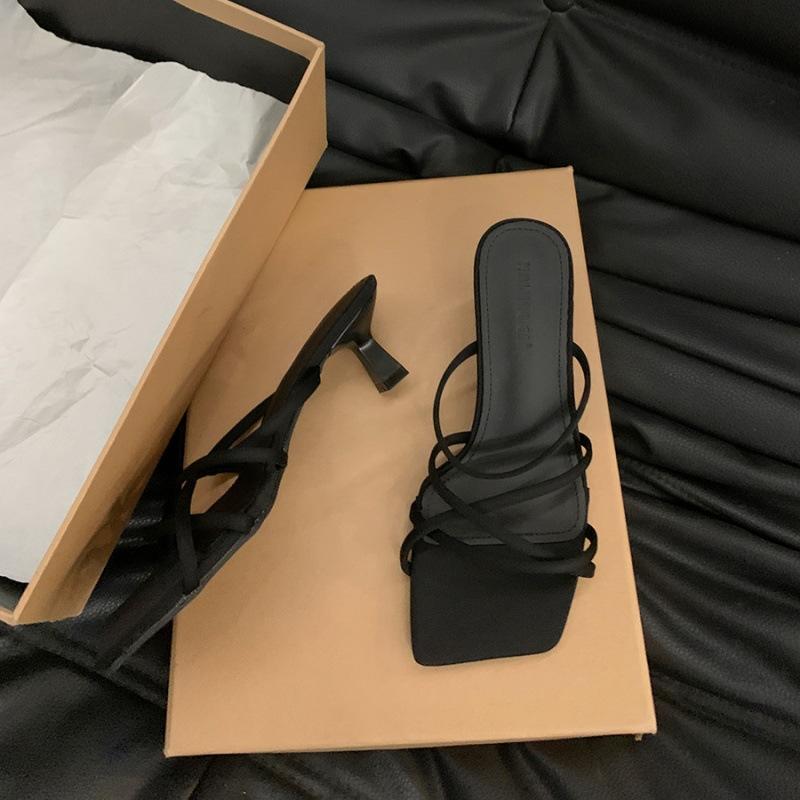 

Красные французские маленькие крутые шлепанцы на высоком каблуке, туфли феи 2025 новинка, летние, для интернет-знаменитостей, с юбкой, на тонком ремешке, римские туфли 39 чёрный