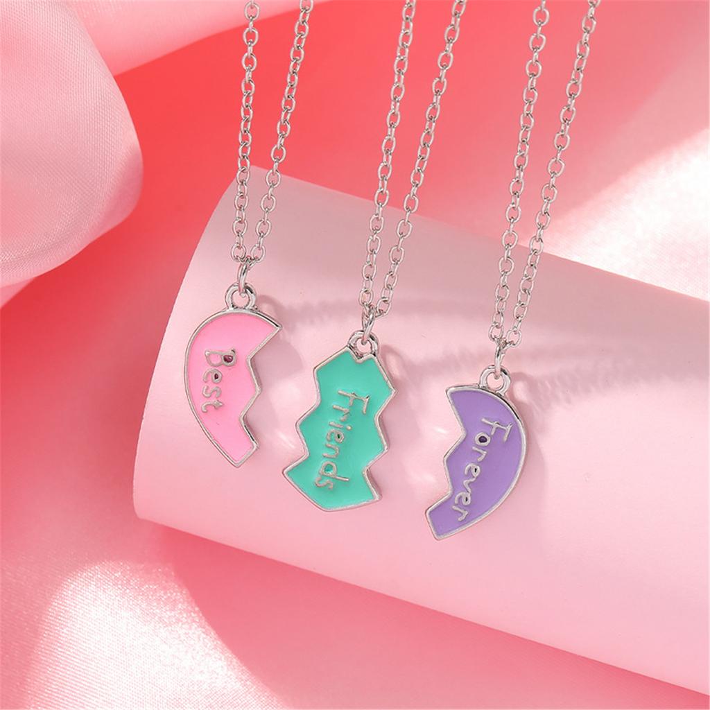 3pcs Heart Puzzle Friendship Necklace Set Symbolizing Portable Bonding for Trendy Women and Fashion Enthusiasts