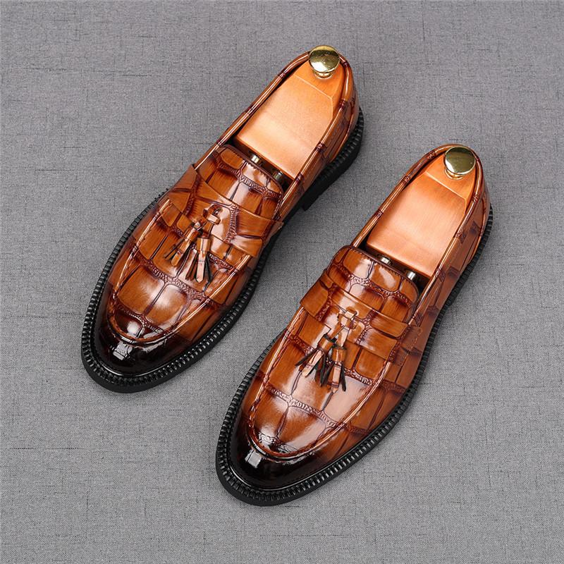 Fashion Fashion New Men's Slip On Loafers Pointed Alligator Pattern Leather Dress Shoes Male Designer Homecoming Wedding Footwear
