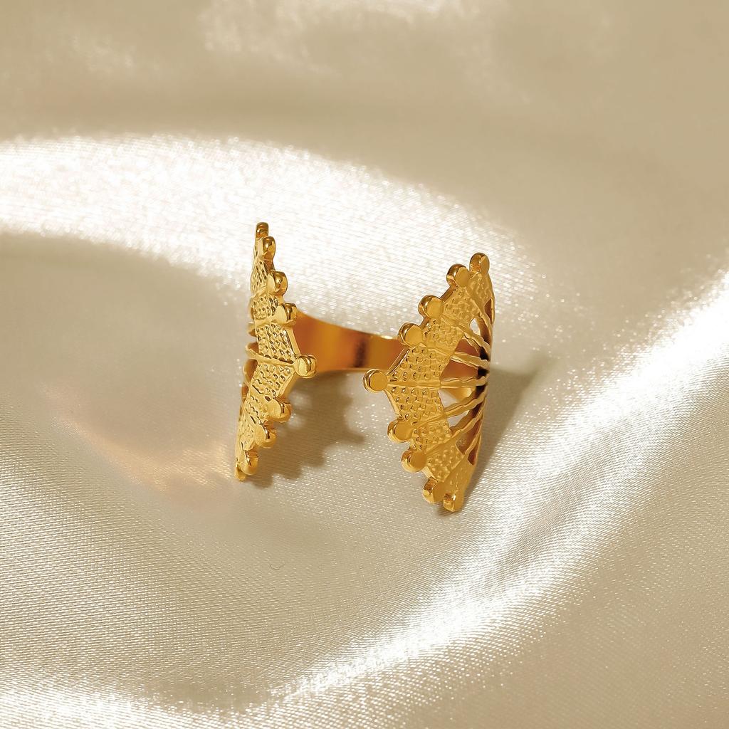 Modny damski pierścionek jednoczęściowy Pierścionek damski Pierścionek metalowy Błyszczący pierścionek Pierścionek metalowy Prezent świąteczny