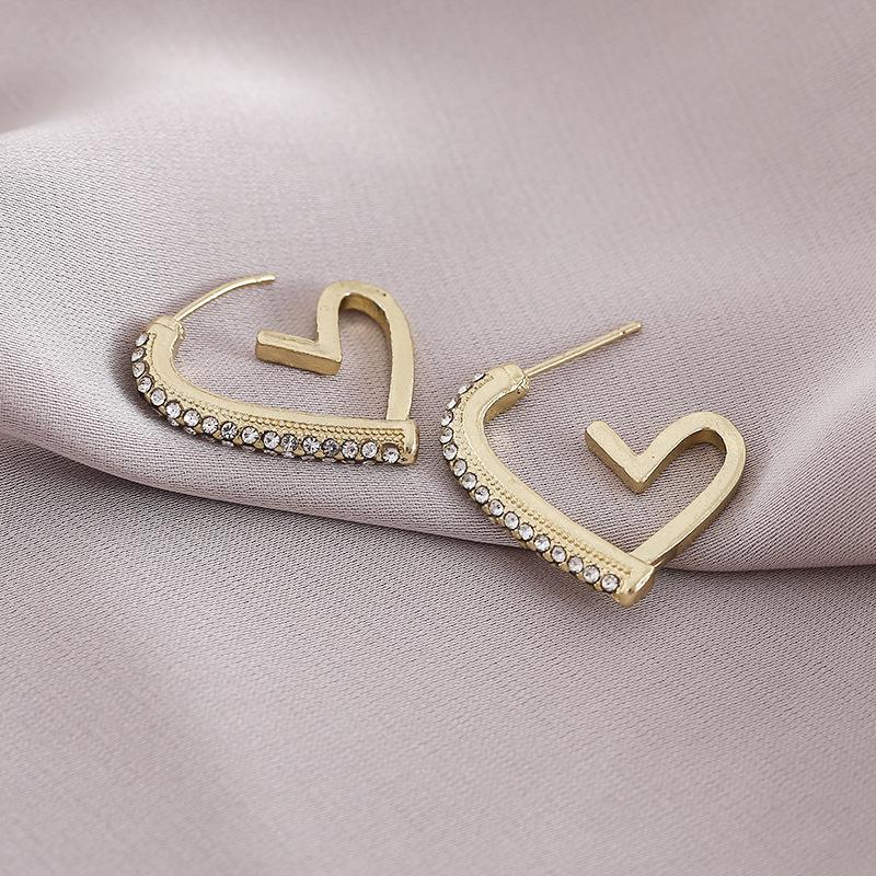 Trendy Love-Shaped Cubic Zirconia Stud Earrings – Stylish & Unique Design with High-End Appeal