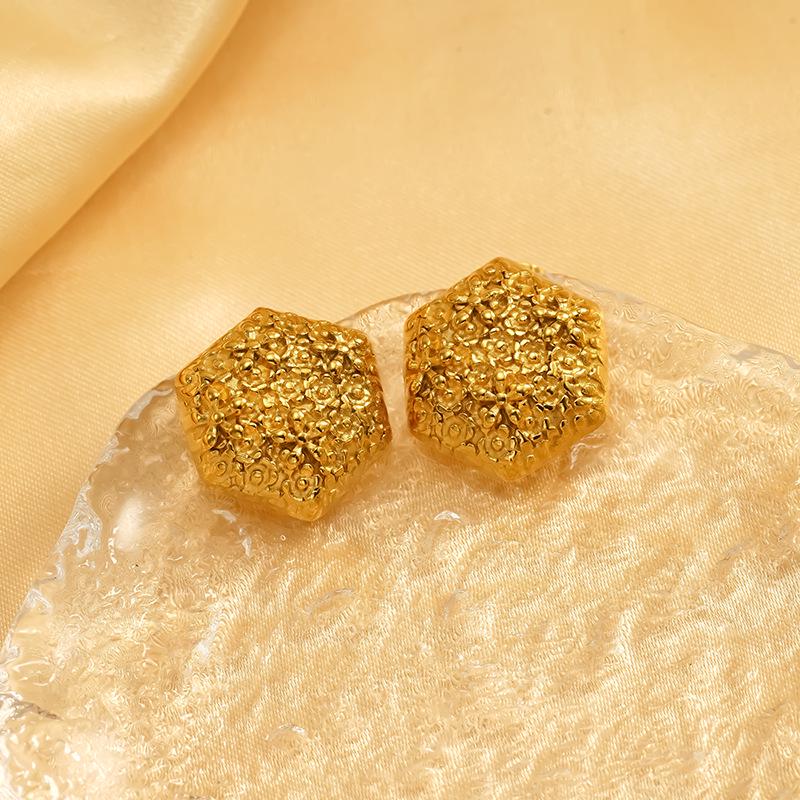 Geometric Retro Hammered Texture Irregular Ear Cuffs: Simple, Fashionable Women's Earrings