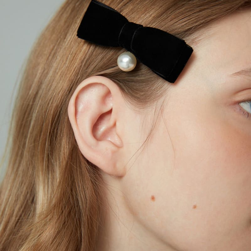 SOCKS APPEAL velvet ribbon pearl hair pin black